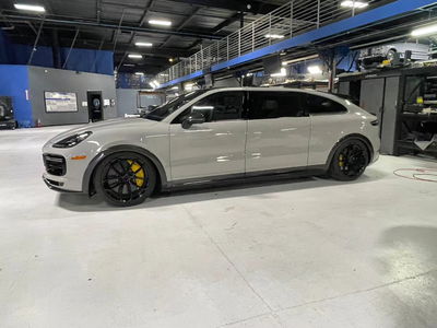 Mark Zuckerberg's Porsche Cayenne 'minivan'