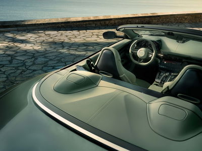 Aston Martin Vanquish Volante - interior