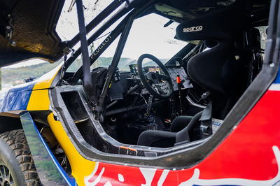 Peugeot 2008 DKR - interior