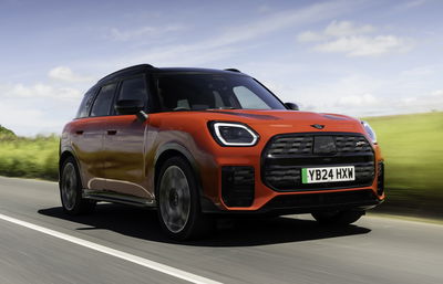 Mini Countryman SE - front, dynamic
