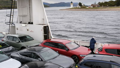 Skoda Superb Estate - side